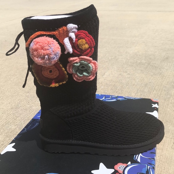 UGG Special edition crochet classic floral - Picture 2 of 8